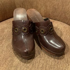 EUC - Nine West Bohemian Clogs